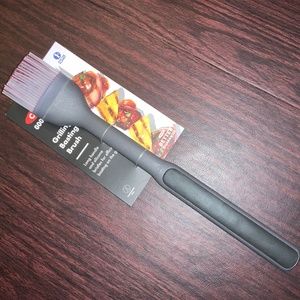 OXO Good Grips Grilling Basting Brush silicone bristles long handle New